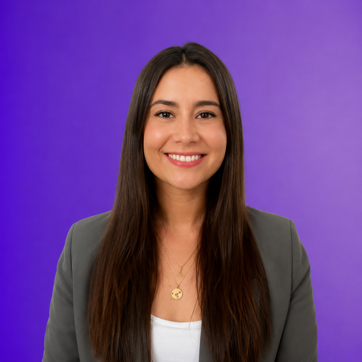 Dr. ELENA AZNAR