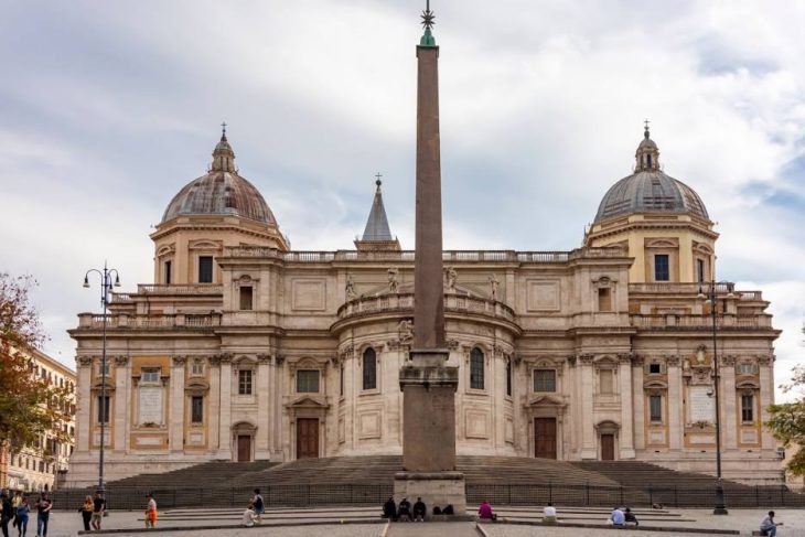 Papal-Basilica Papal-Basilica